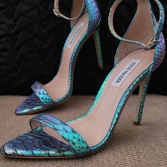 Steve Madden Shoes - STEVE MADDEN WOMEN'S SANE IRIDESCENT SNAKE PRINT POINTED SANDALS